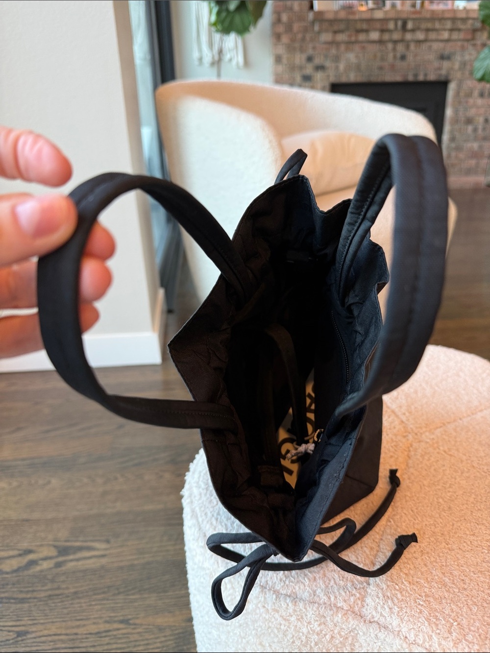 BAGGU Nylon Drawstring Bag Black Crossbody NWT - Picture 13 of 15